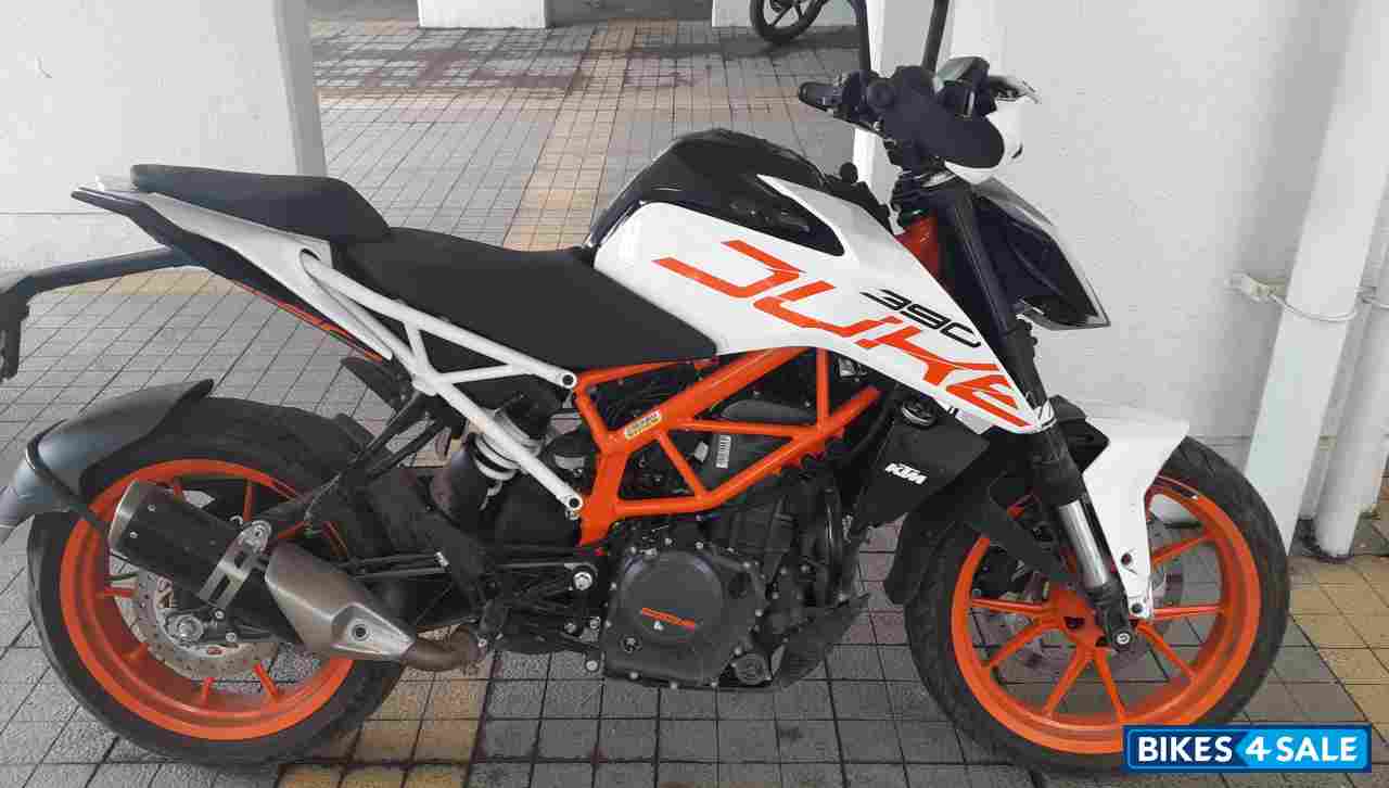 White KTM Duke 390