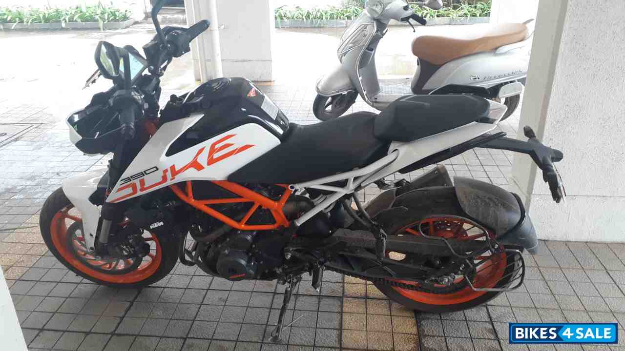 White KTM Duke 390