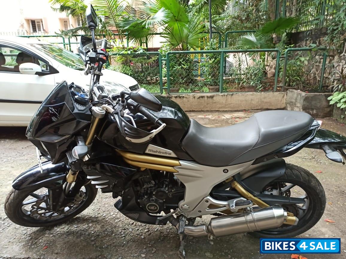 Mahindra Mojo