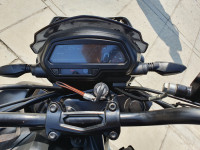 Black Bajaj Dominar 400