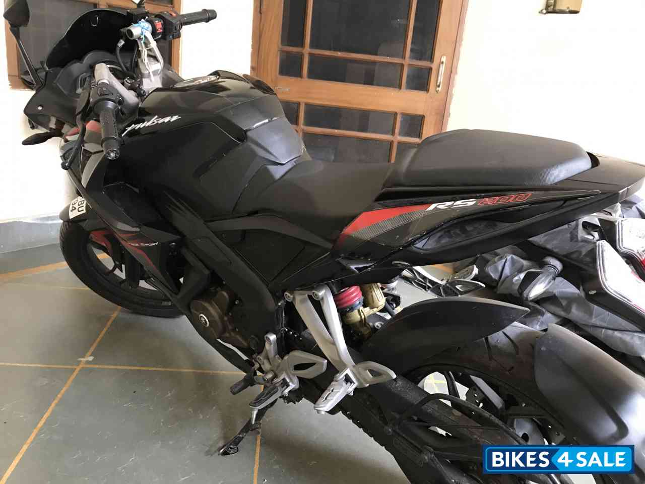 Black Bajaj Pulsar RS 200