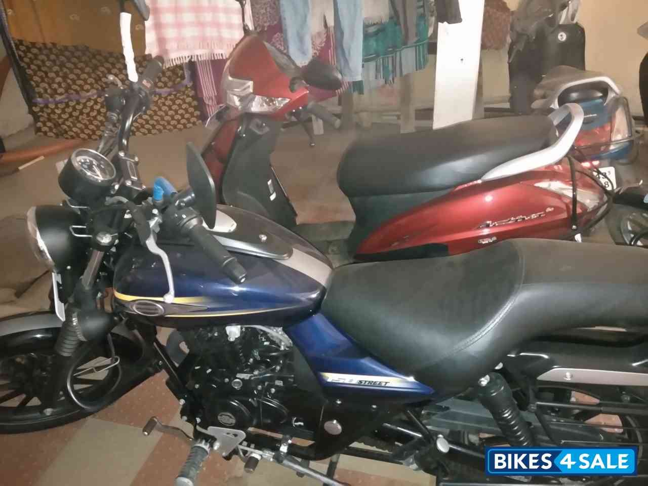 Bajaj Avenger Street 150