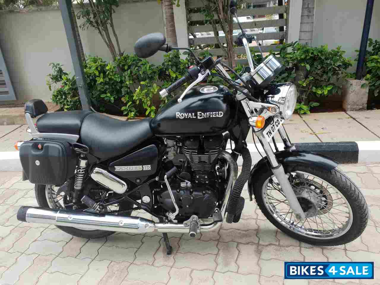 Black Royal Enfield Thunderbird Black Royal Enfield Thunderbird