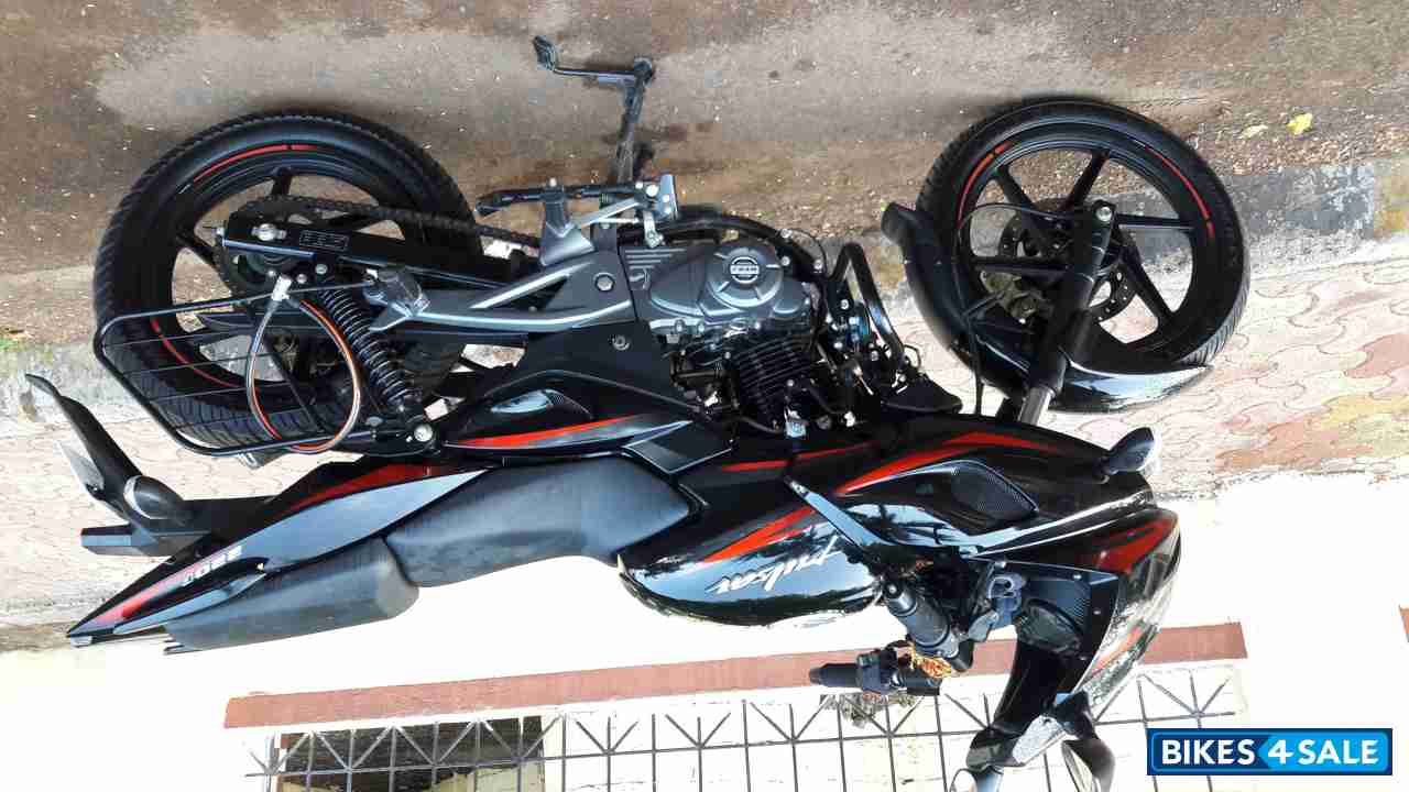 Black & Red Bajaj Pulsar 220F Black & Red Bajaj Pulsar 220F