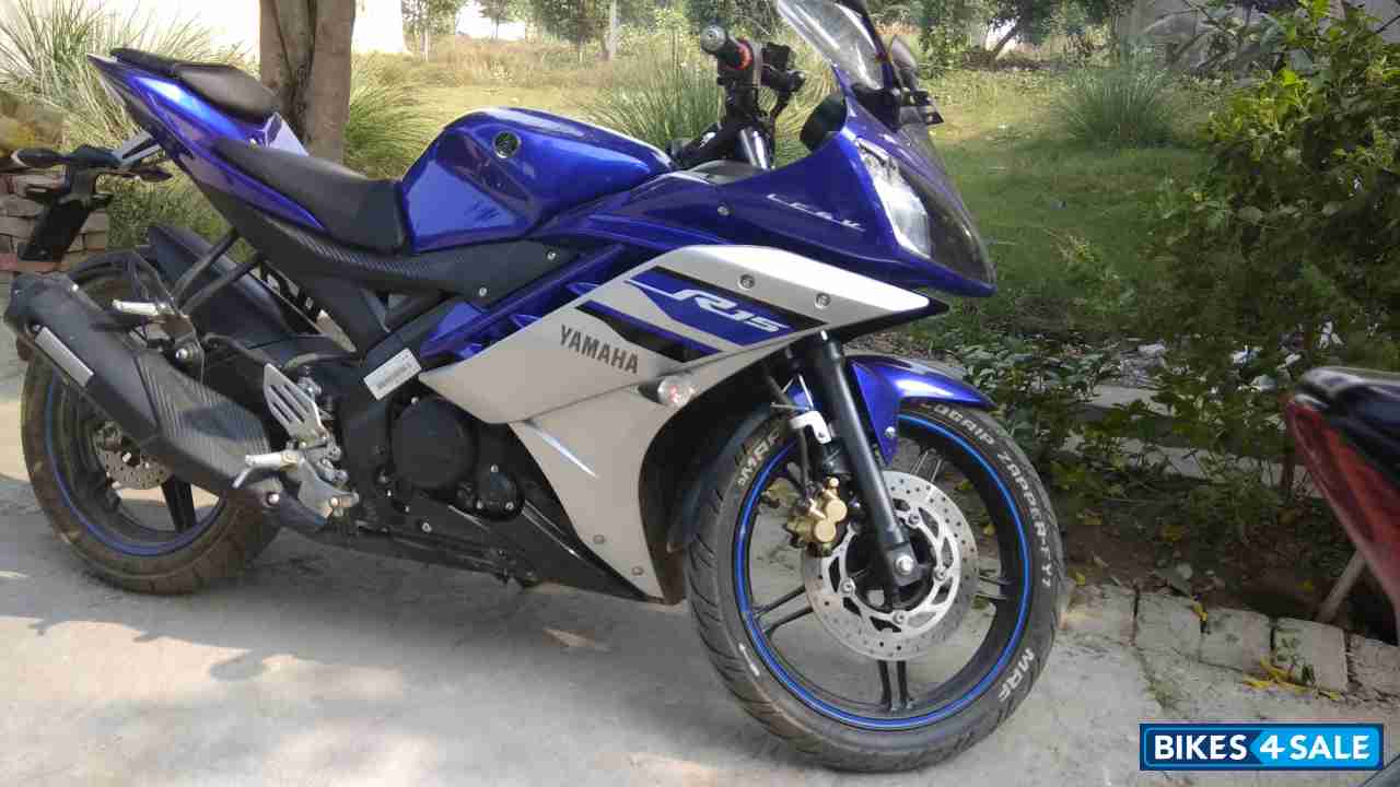 Yamaha YZF R15 V2