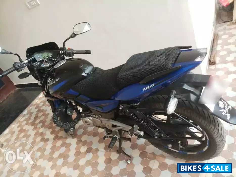 Blue & Black Bajaj Pulsar 180 DTSi
