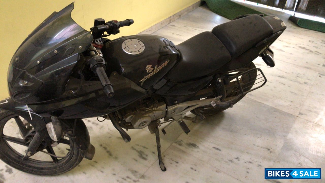 Bajaj Pulsar 220F Bajaj Pulsar 220F