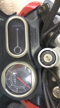 Bajaj V15