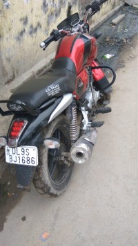 Bajaj V15
