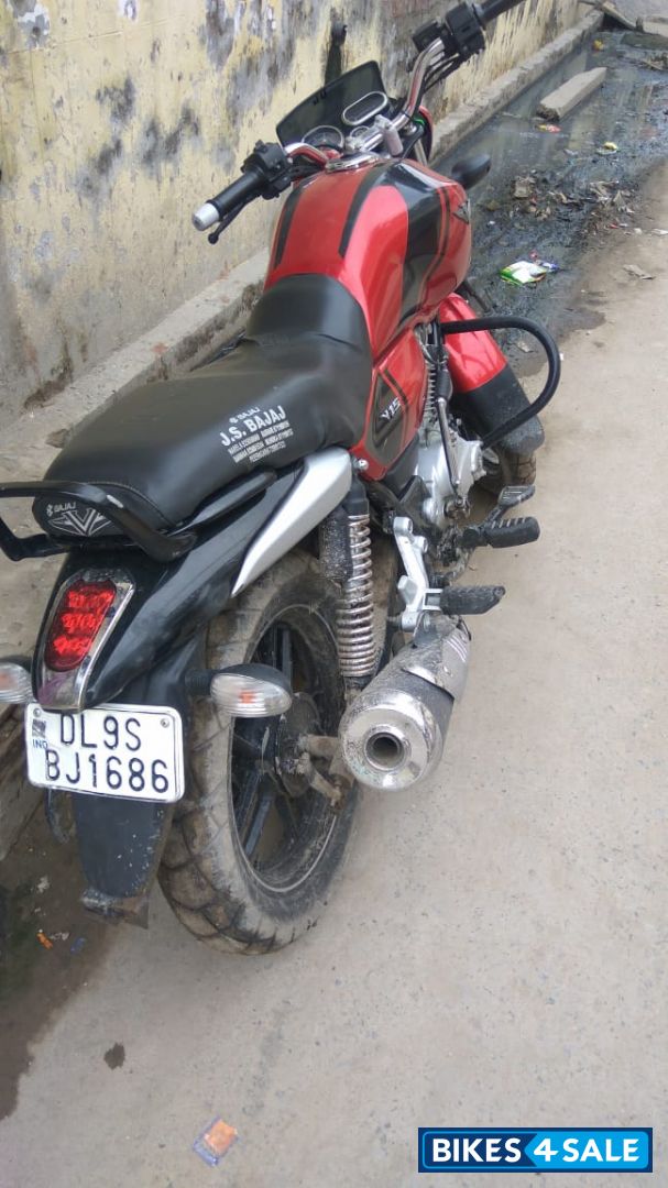 Bajaj V15