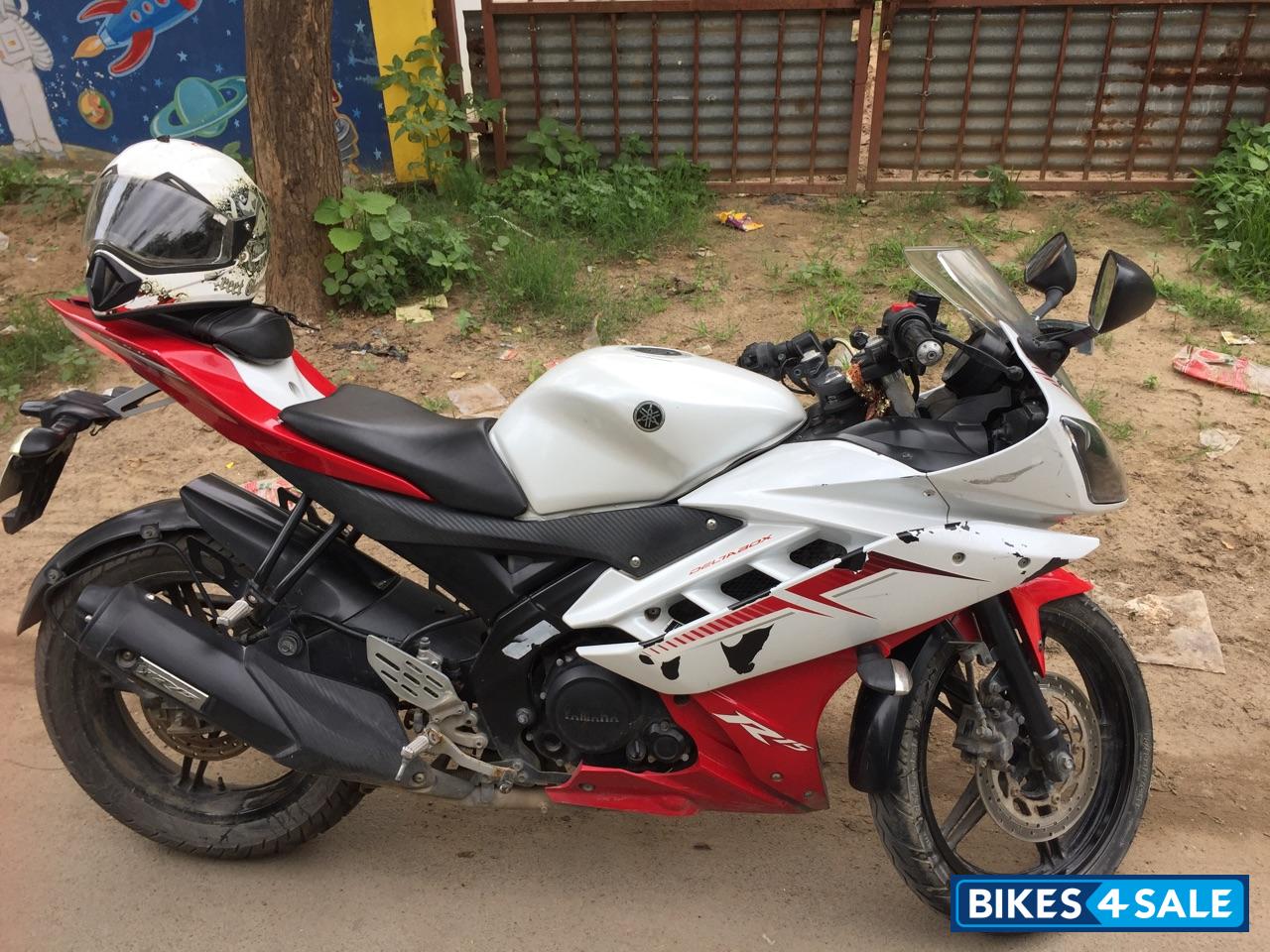 Red And White Yamaha YZF R15 V2