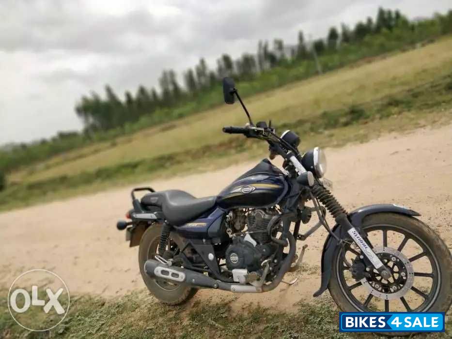 Blue Bajaj Avenger Street 150