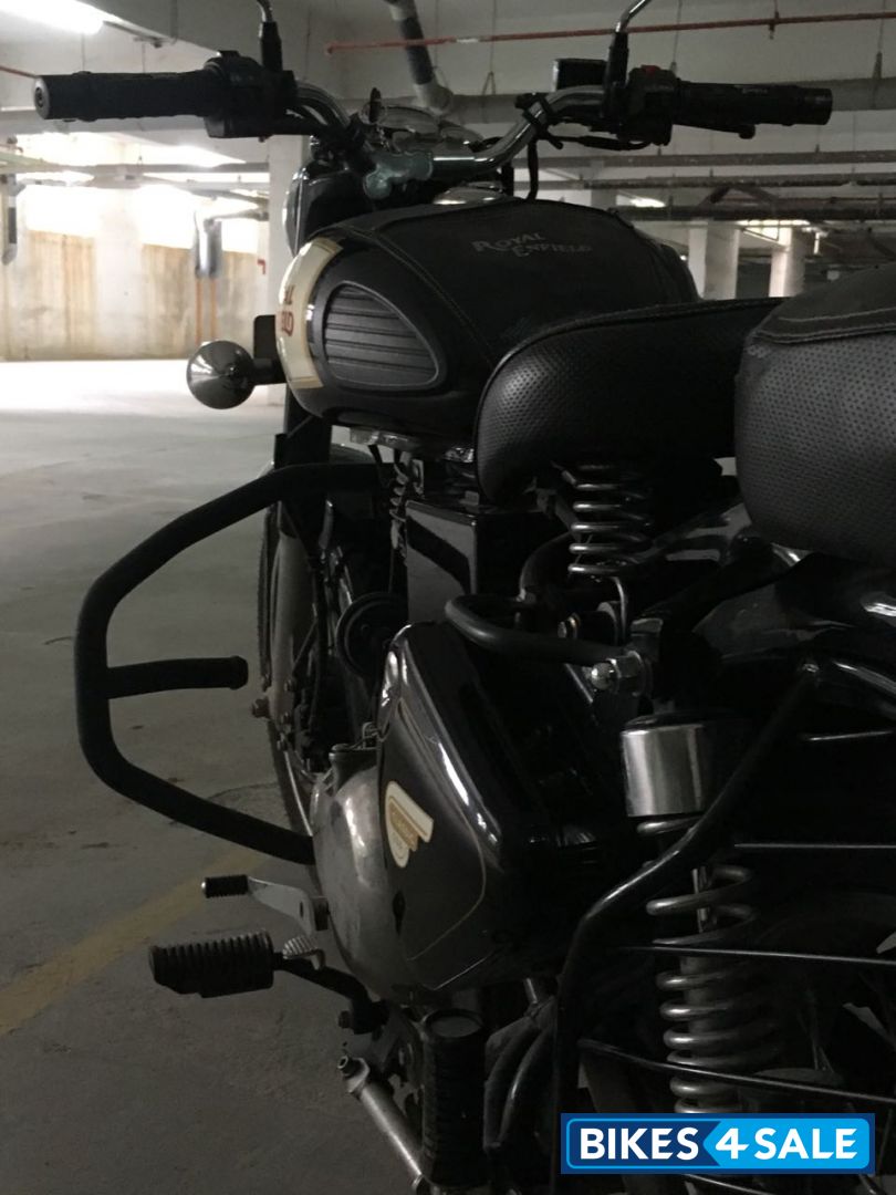 Black Royal Enfield Classic 350 Black Royal Enfield Classic 350