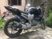 Black Yamaha FZ