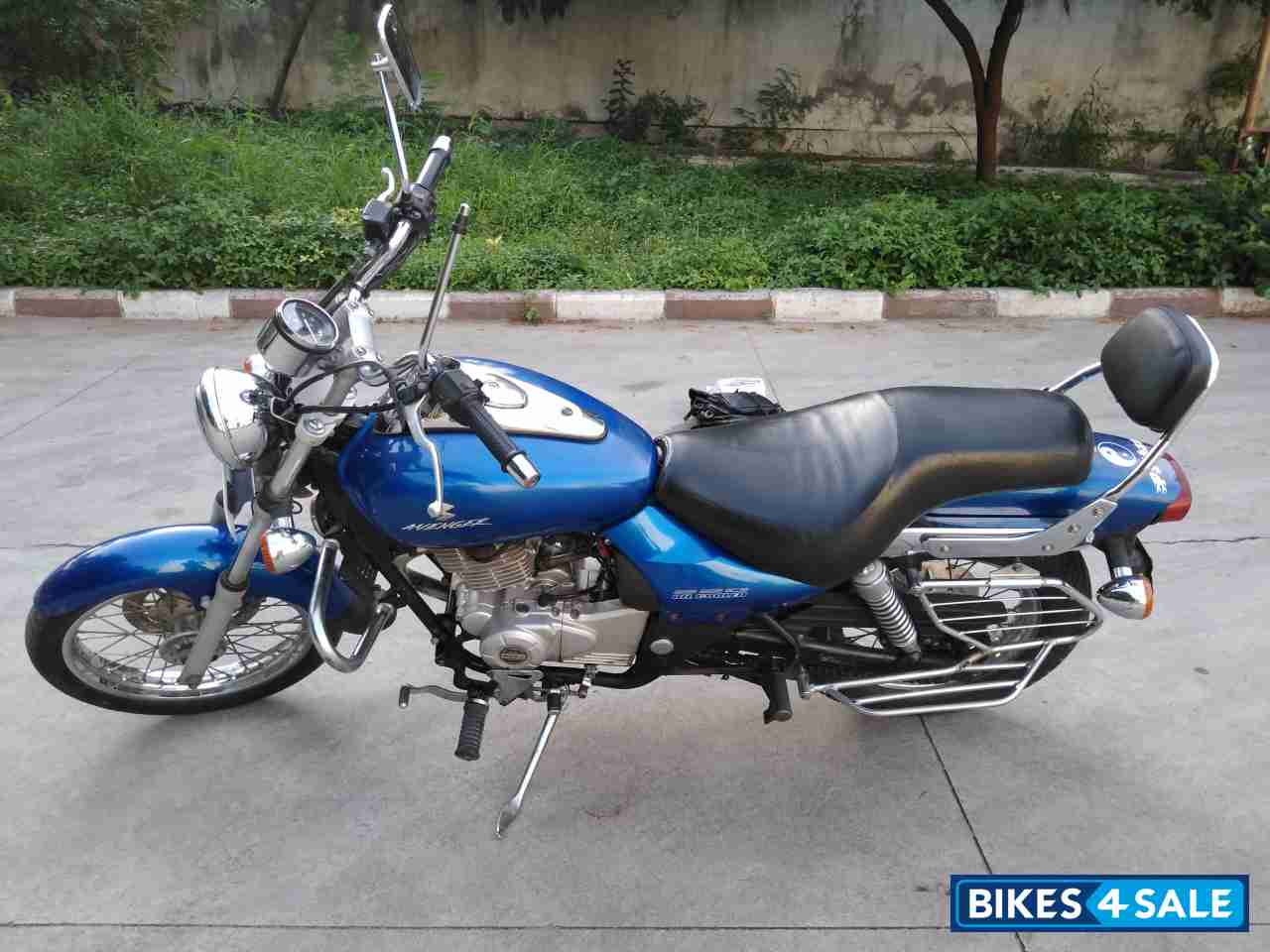 Bajaj Avenger 220 DTS-i