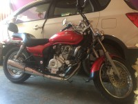 Red Bajaj Avenger 200 DTS-i