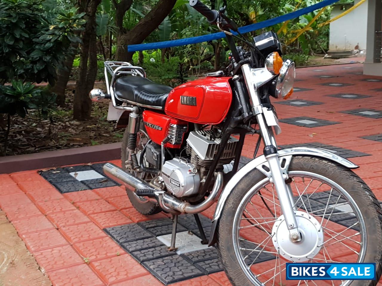 Red Yamaha RX 135 Red Yamaha RX 135