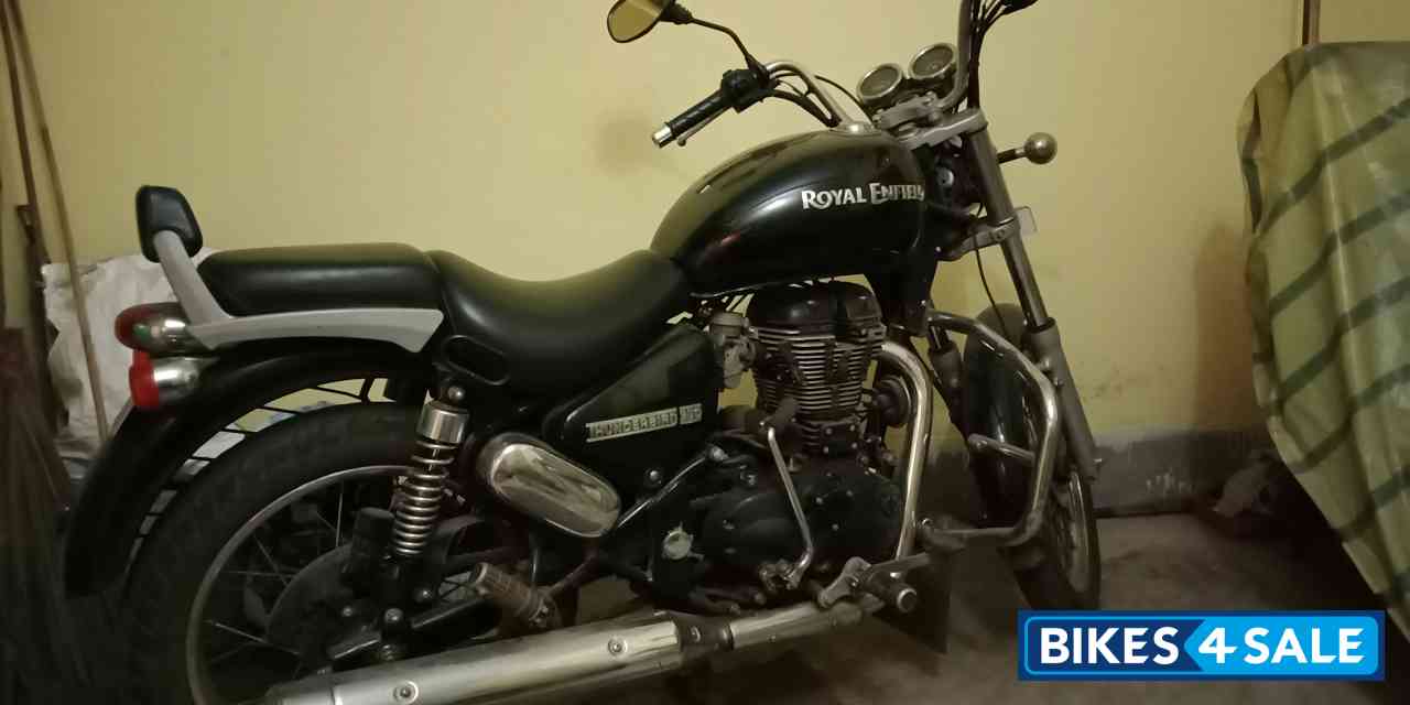 Black Royal Enfield Thunderbird 350 Black Royal Enfield Thunderbird 350