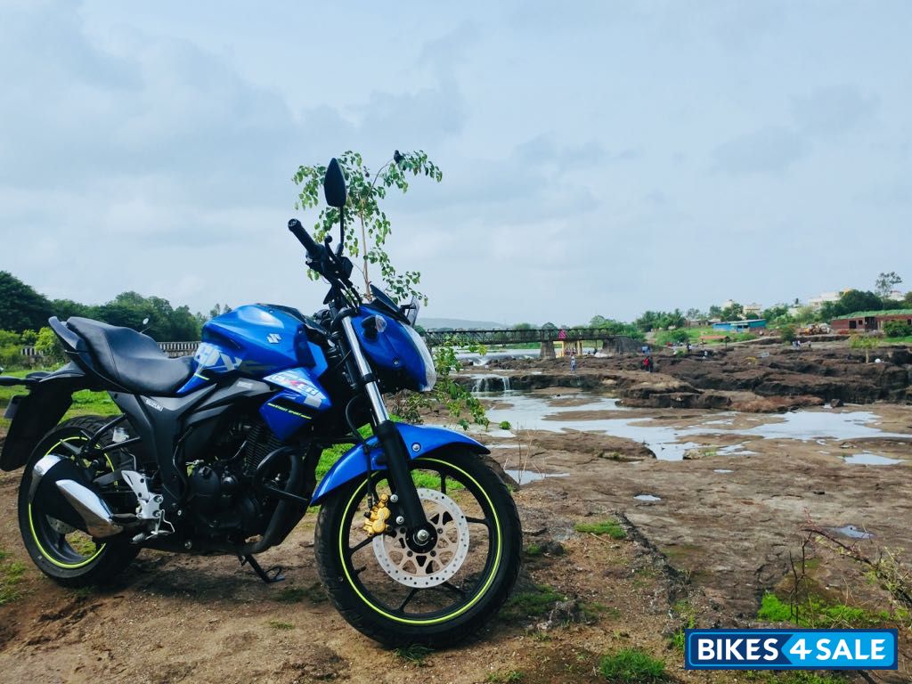 Triton Blue Suzuki Gixxer 150