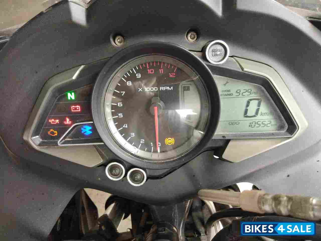 Black Bajaj Pulsar RS 200 ABS