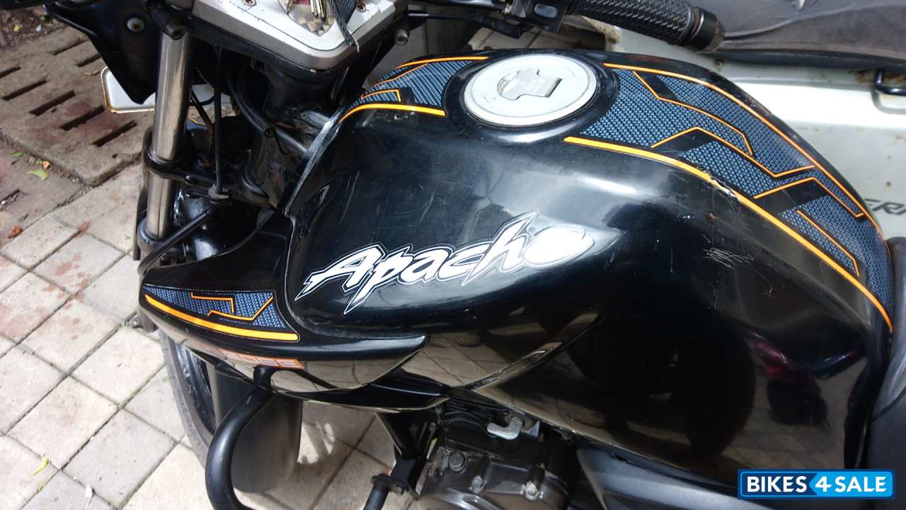 Black TVS Apache RTR 160