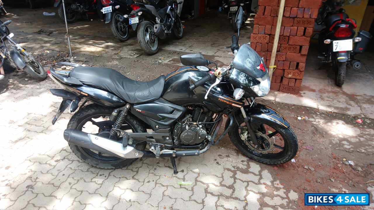 Black TVS Apache RTR 160