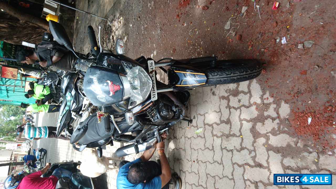 Black TVS Apache RTR 160