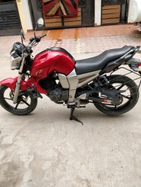 Red Yamaha FZ16