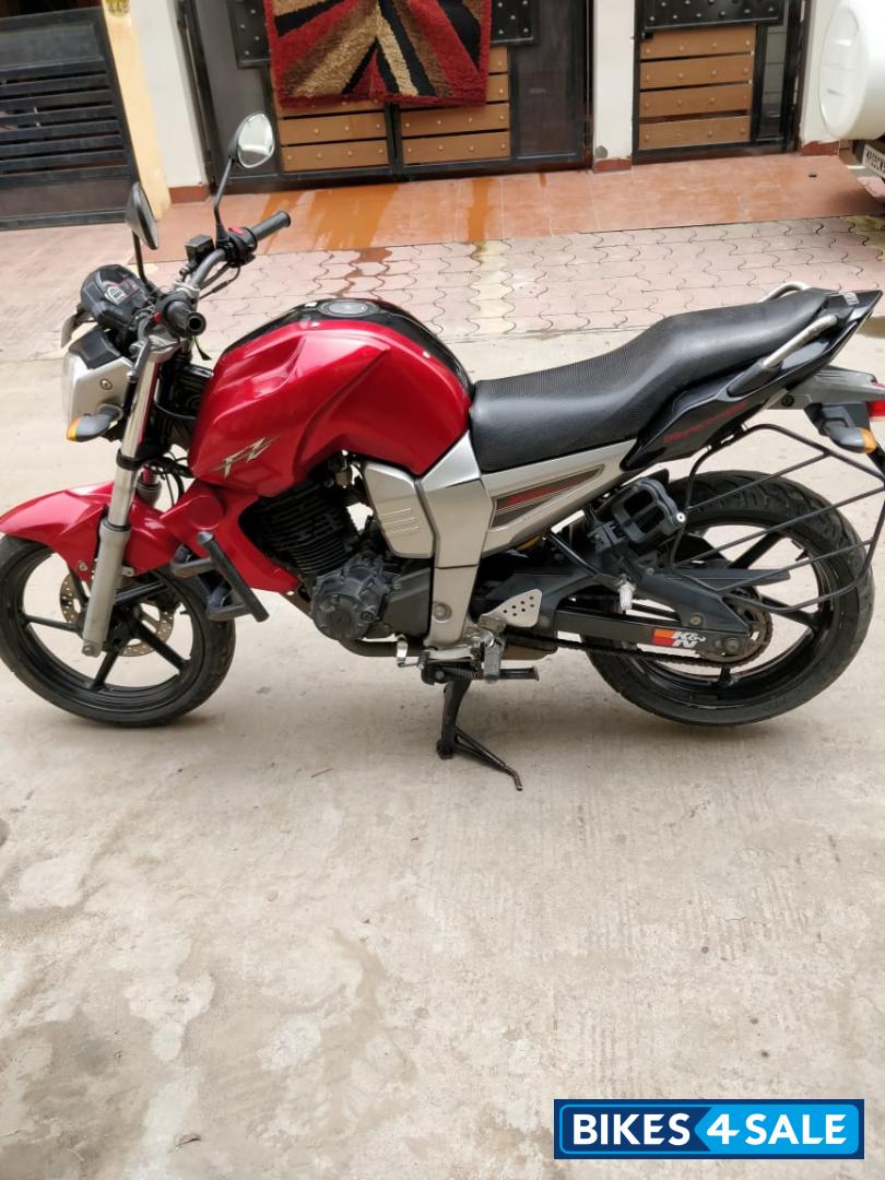 Red Yamaha FZ16
