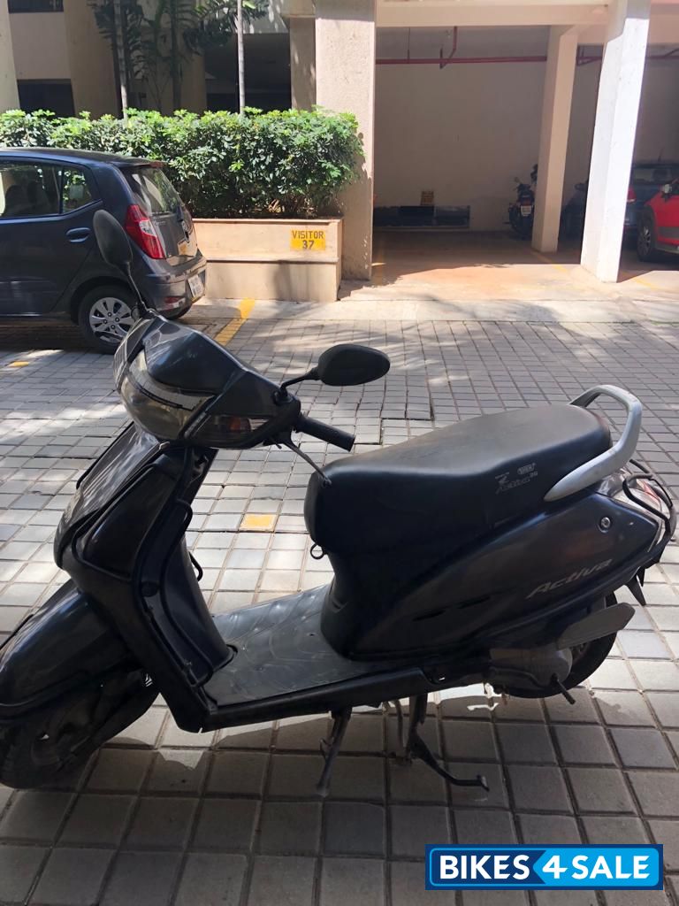 Silver Honda Activa