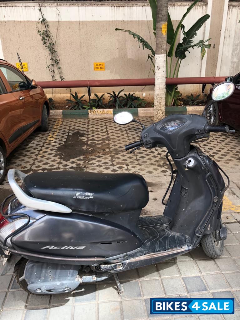 Silver Honda Activa