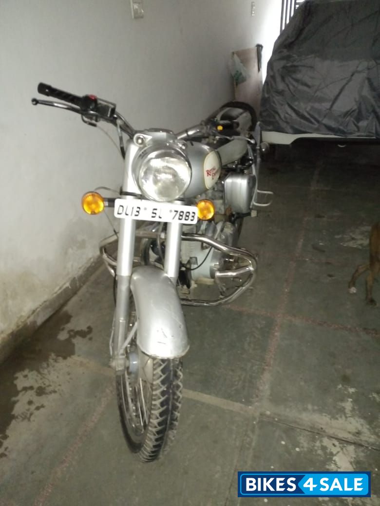 Silver Royal Enfield Classic 350 Silver Royal Enfield Classic 350