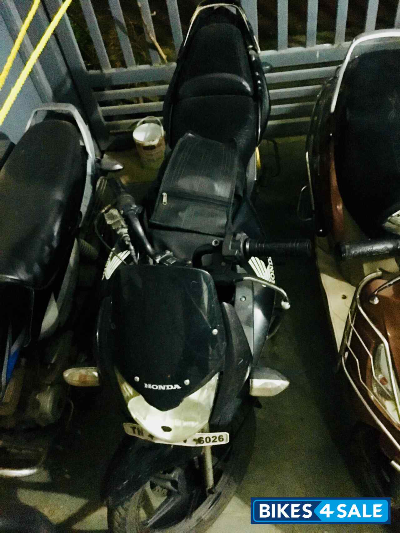 Black Honda CBF Stunner