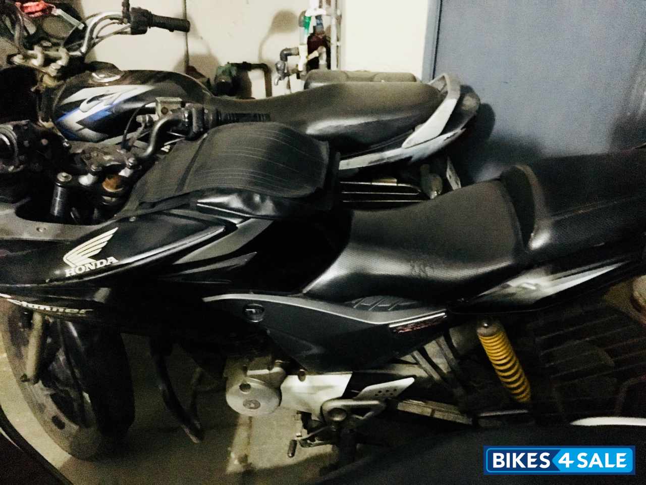 Black Honda CBF Stunner