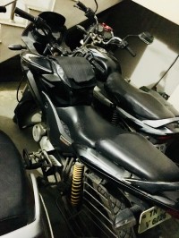 Black Honda CBF Stunner