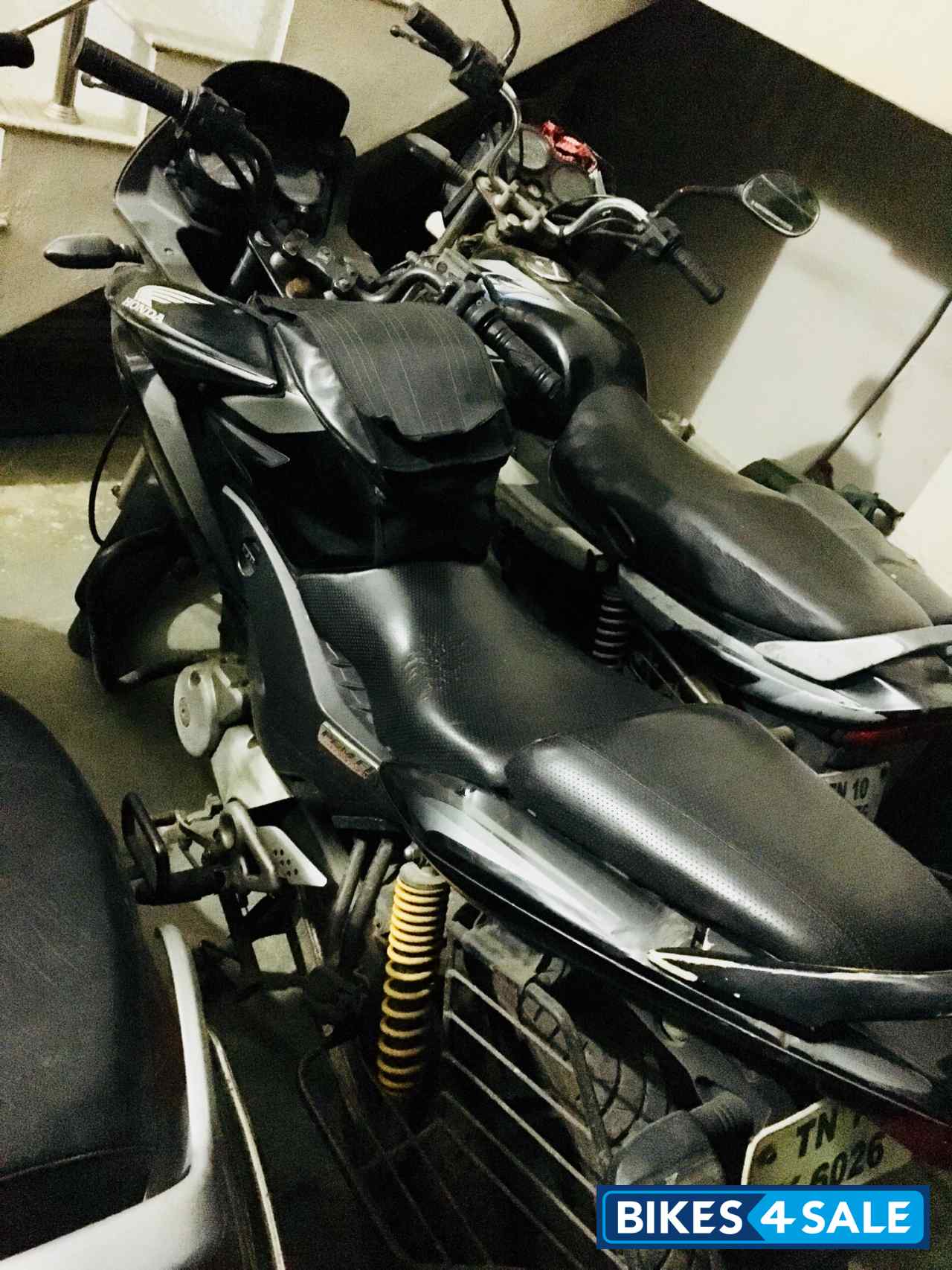 Black Honda CBF Stunner