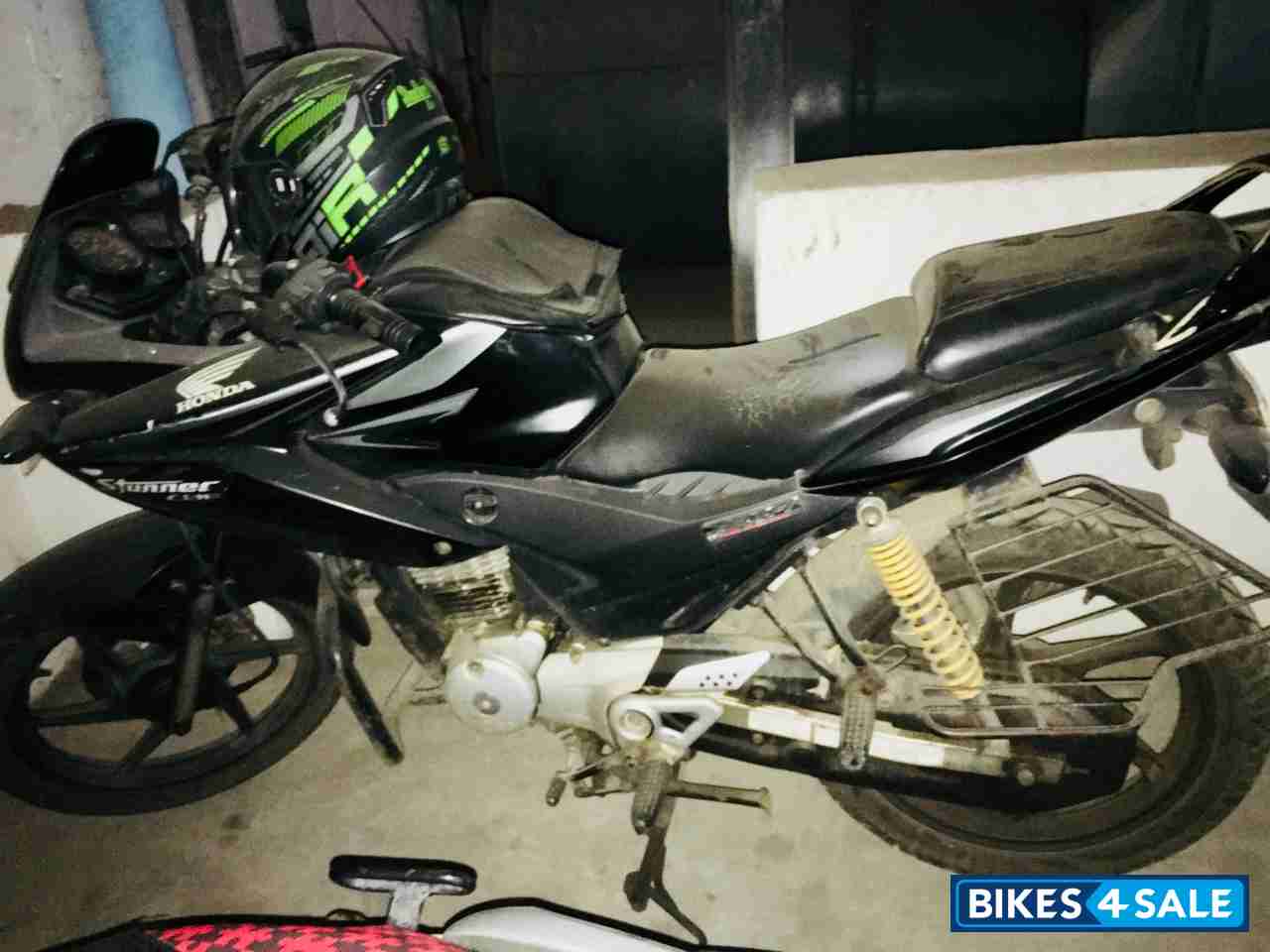 Black Honda CBF Stunner