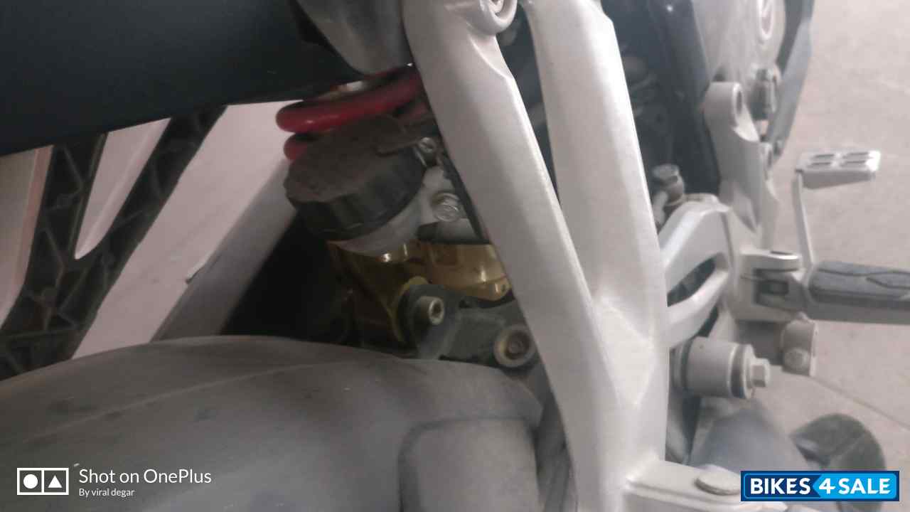 Bajaj Pulsar RS 200 ABS