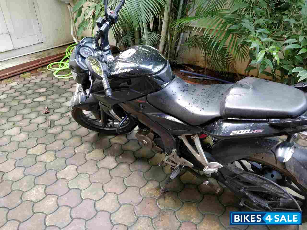 Bajaj Pulsar 200 NS