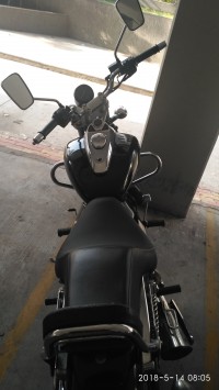 Black Bajaj Avenger 220 DTS-i