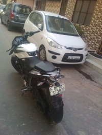 White And Black Bajaj Pulsar 200 NS
