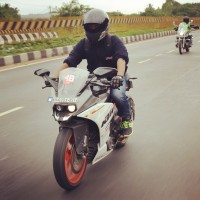 White KTM RC 390