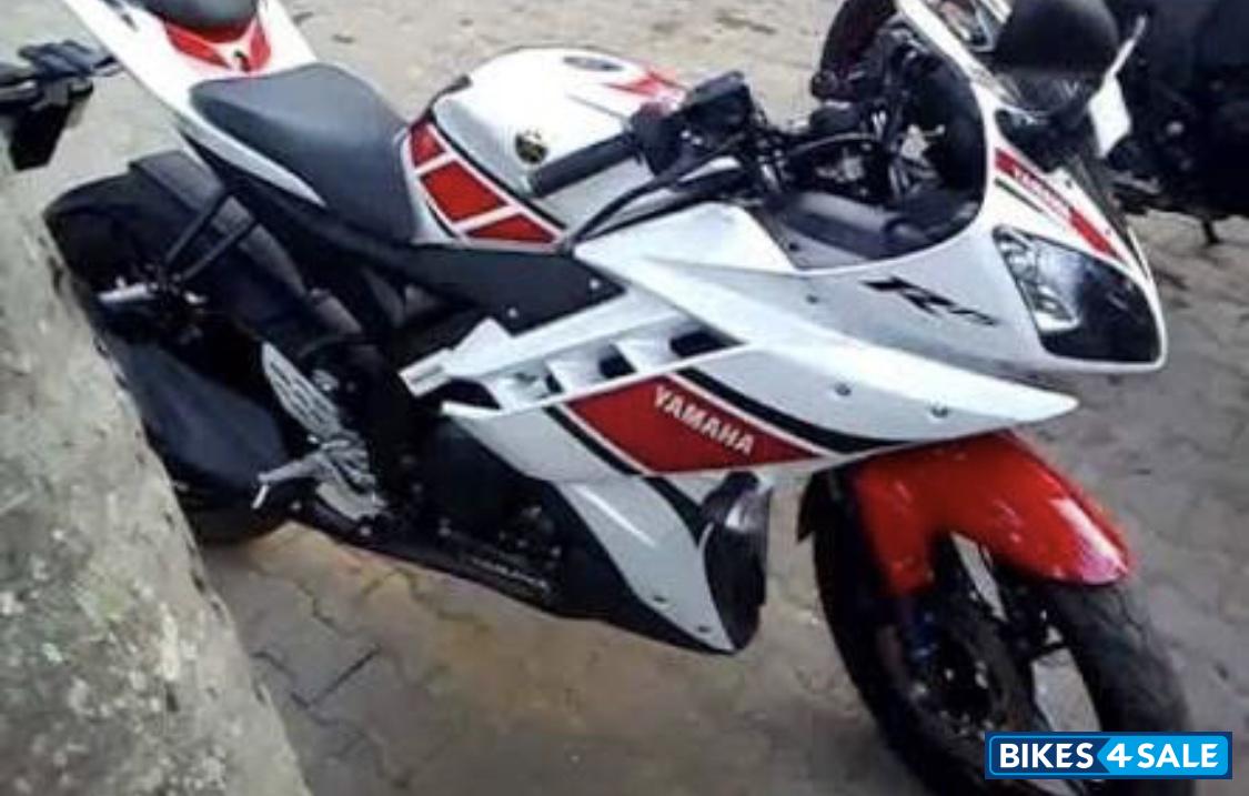 Yamaha YZF R15 V2