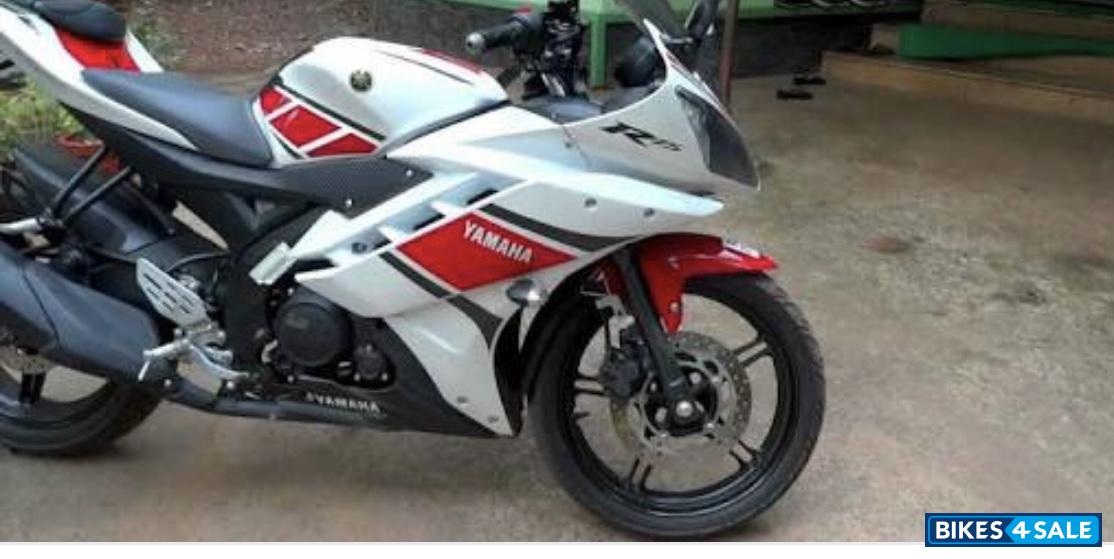 Yamaha YZF R15 V2