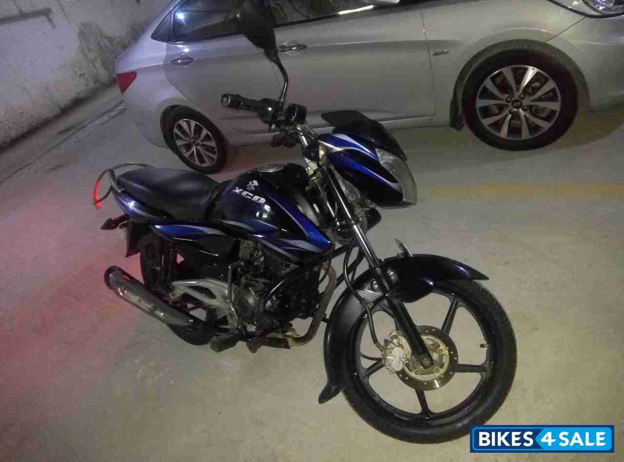 Black Bajaj XCD 135 DTS-Si Black Bajaj XCD 135 DTS-Si