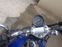 Blue Bajaj Avenger 220 DTS-i