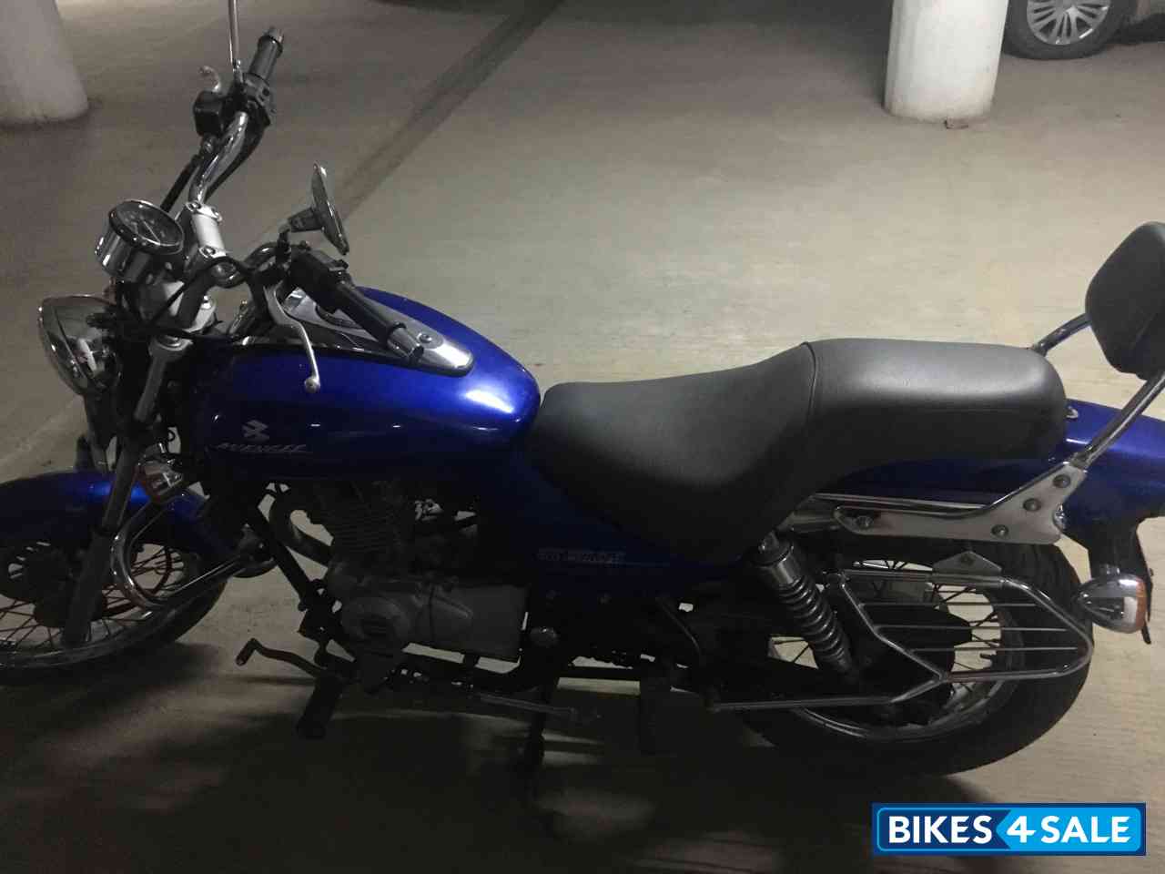 Bajaj Avenger 200 DTS-i