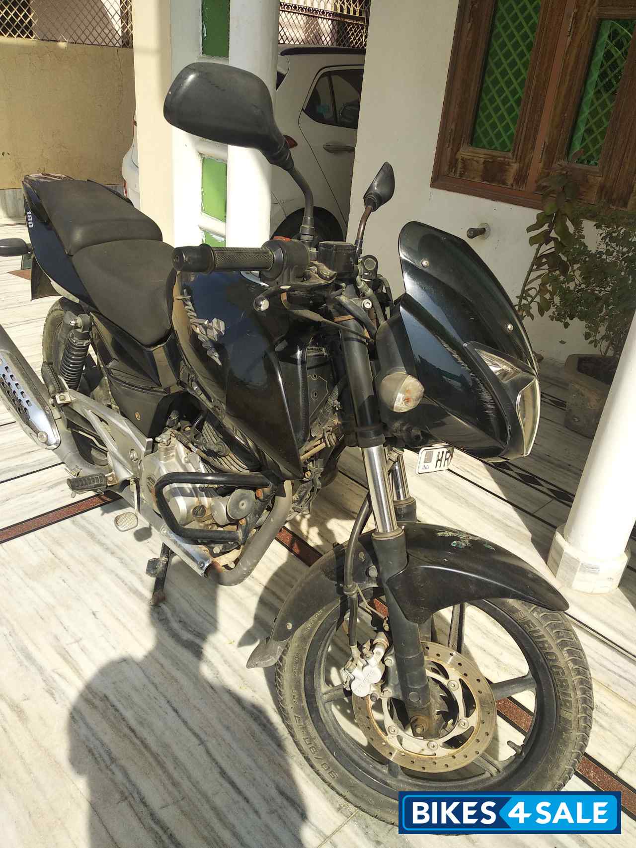 Black Bajaj Pulsar 180 DTSi