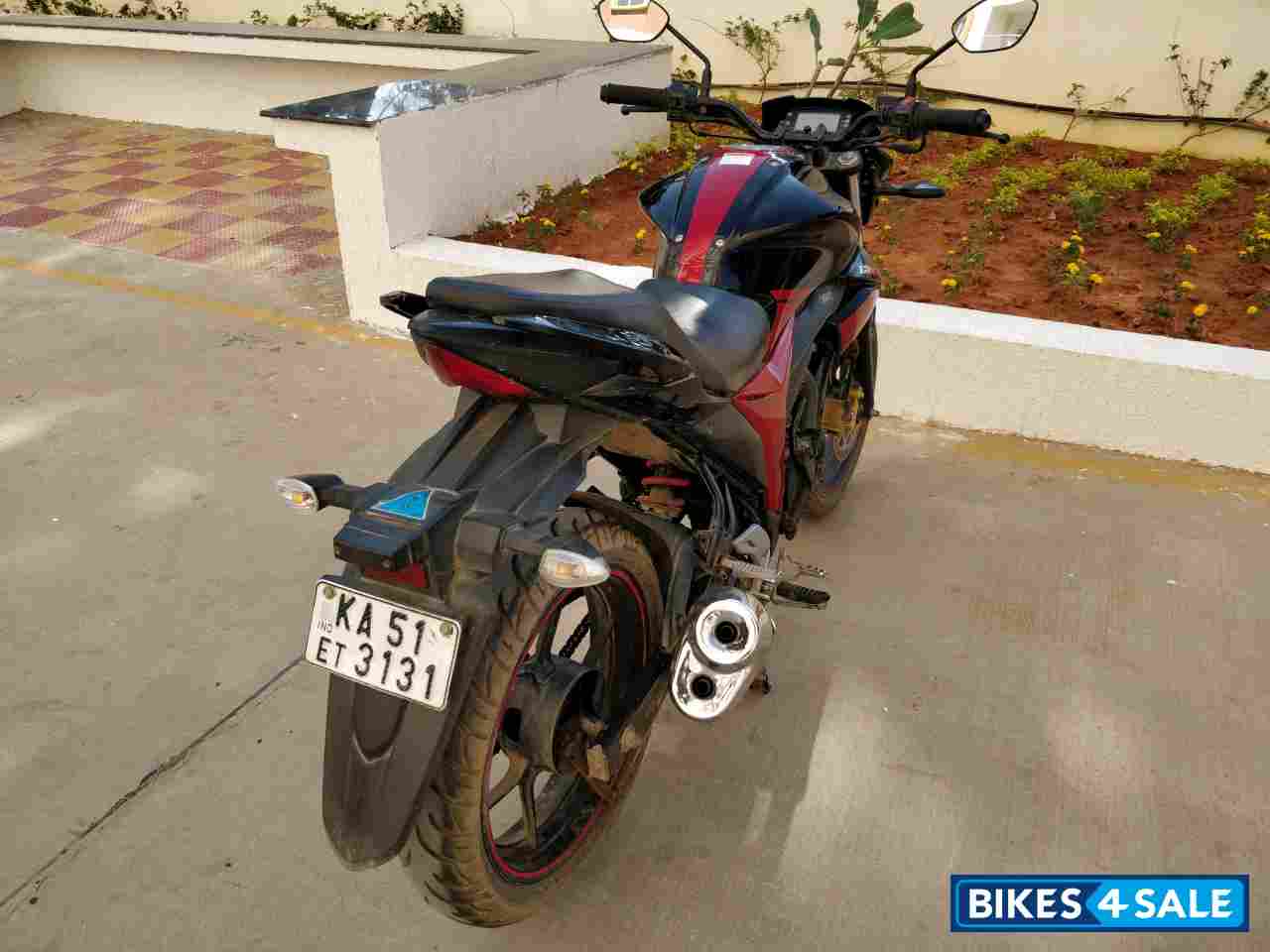 Black & Red Suzuki Gixxer 150