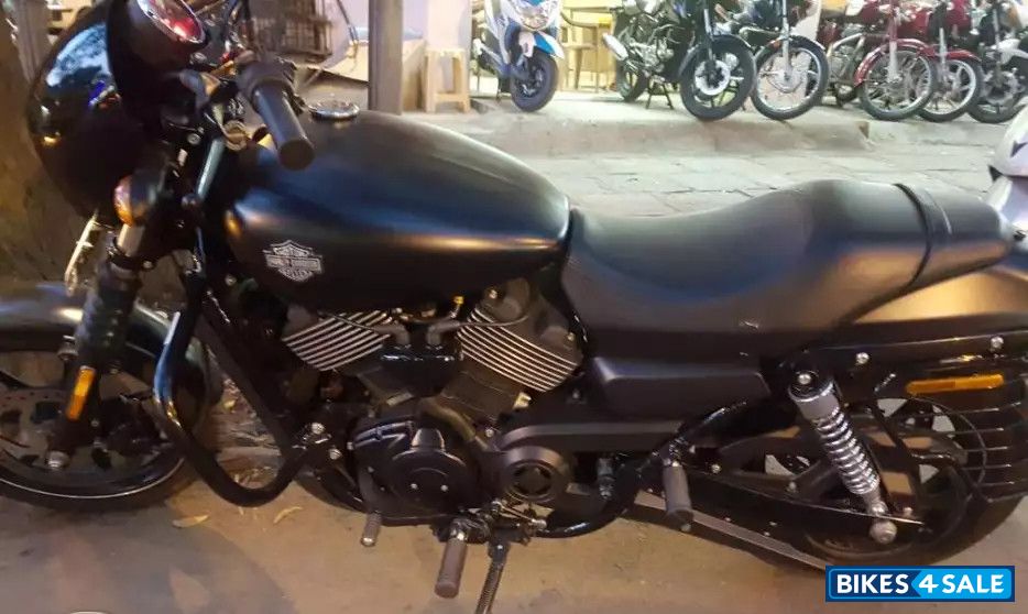 Matte Black Harley Davidson Street 750